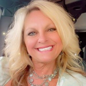 Meet your Posher, Chrisie